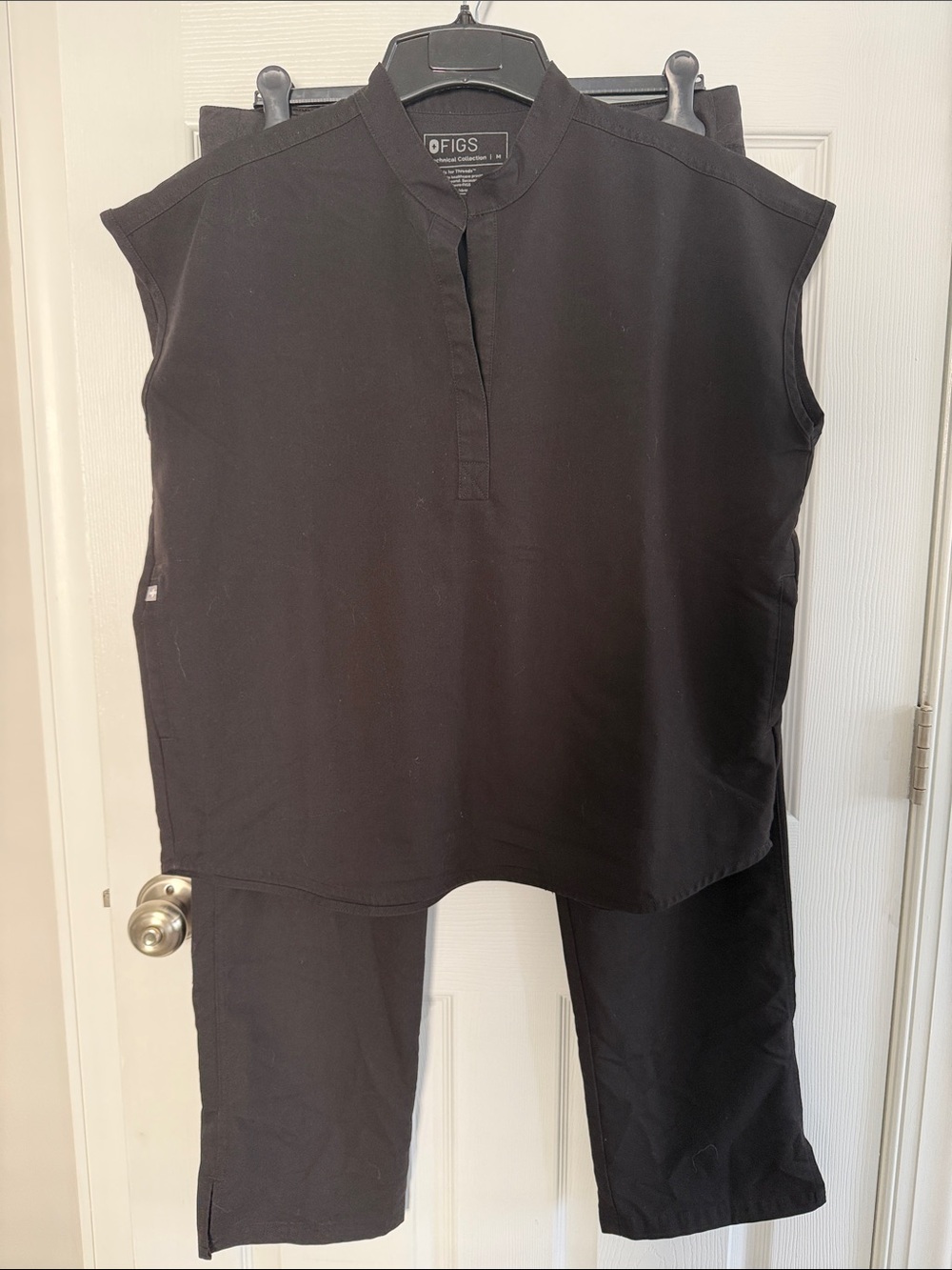 FIGS Black Women’s Rafaela Top & Kade Cargo Scrub Set